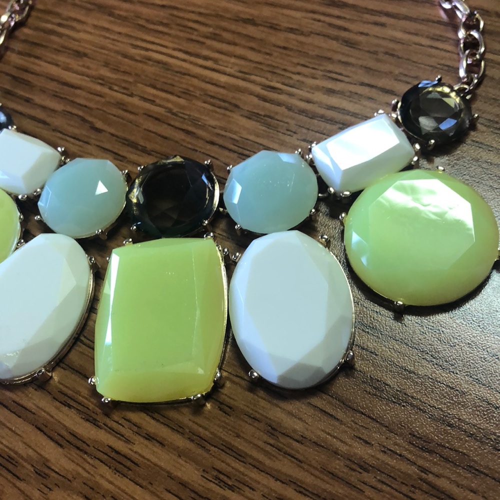 Beautiful statement necklace - Picture 3 of 3